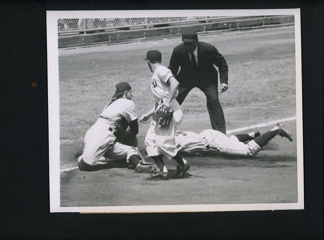 Yogi Berra 1954 Wire Photo Poster painting play at third base from Rizzuto estate Yankees