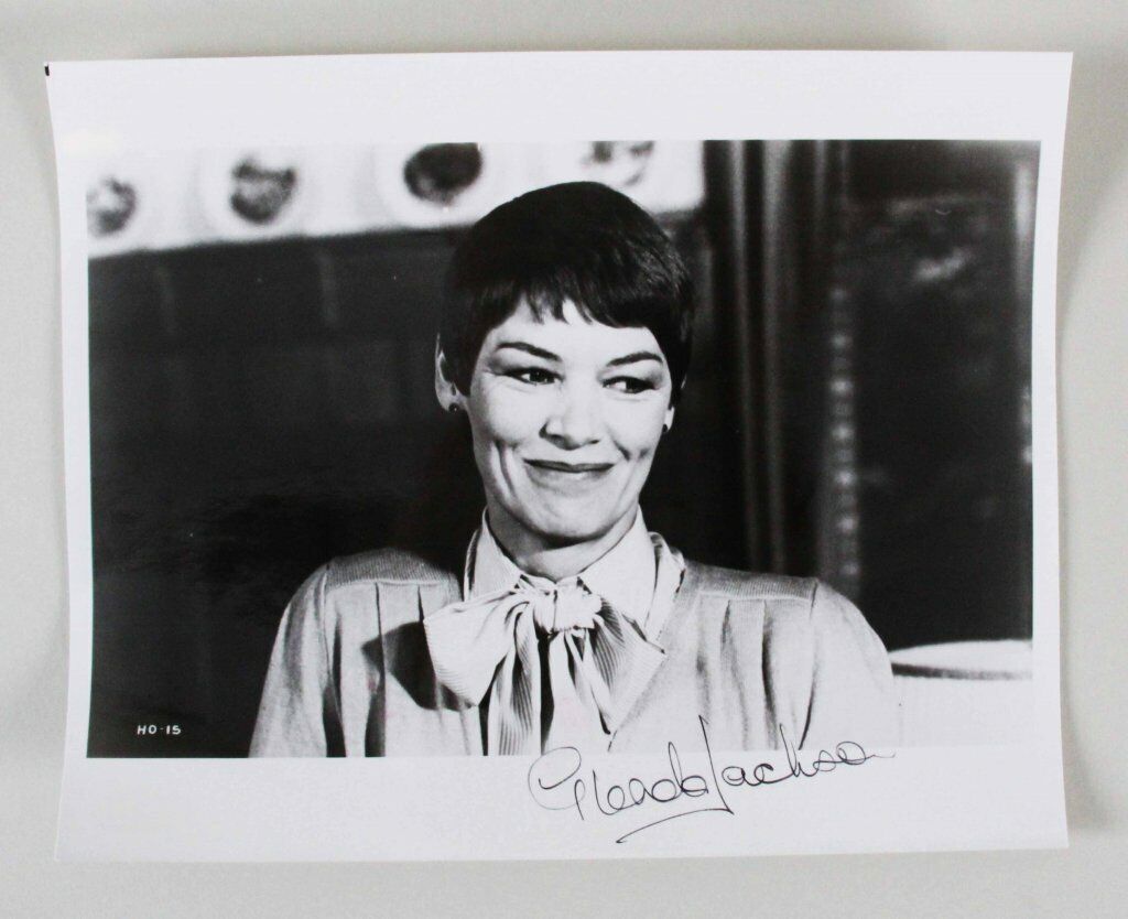 Glenda Jackson Signed Photo Poster painting 8x10 - COA JSA