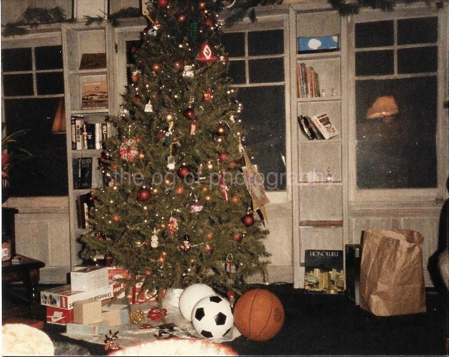 FOUND Photo Poster paintingGRAPH Color CHRISTMAS TREE Original BALLS Snapshot VINTAGE 21 71 M