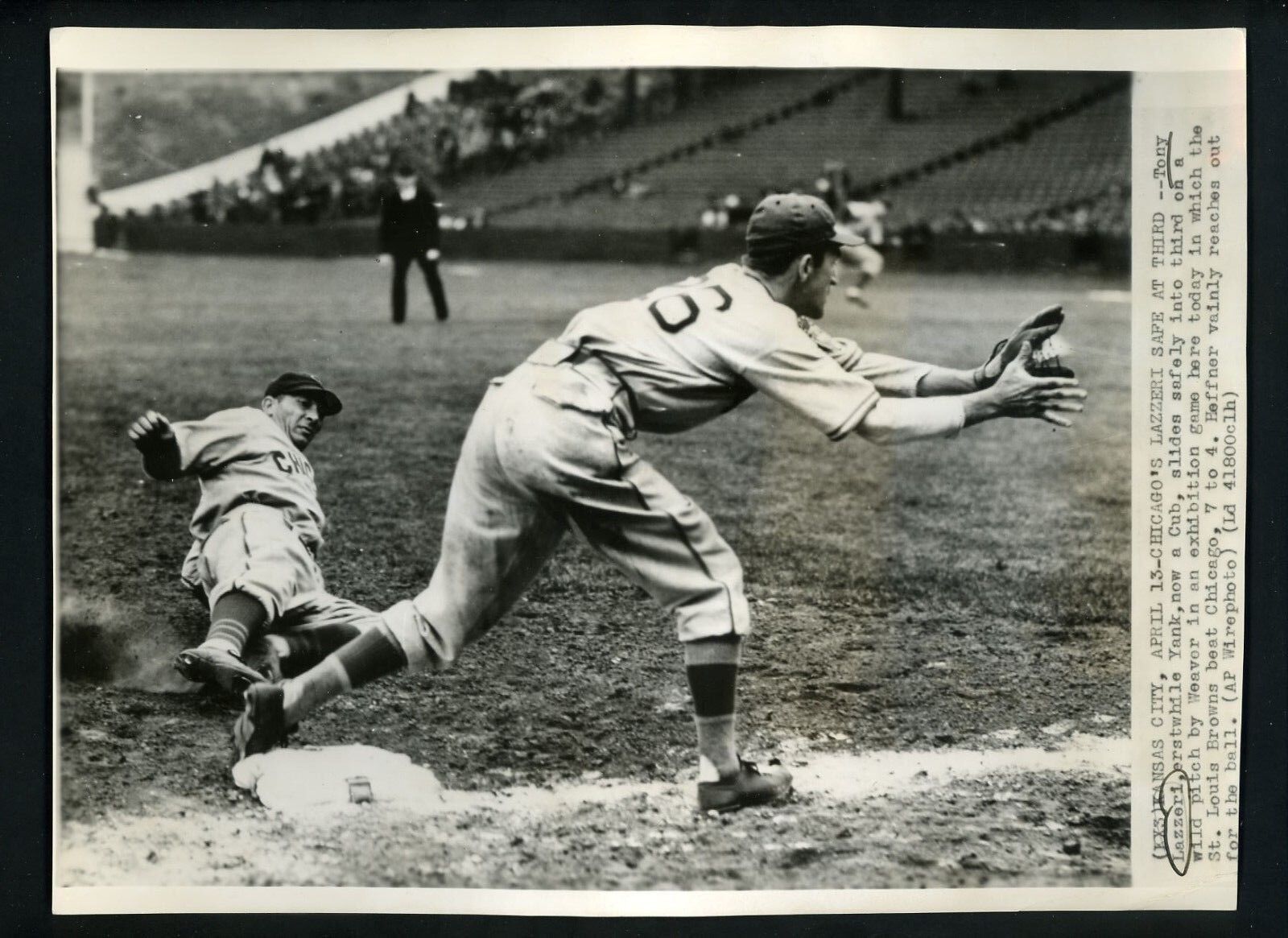 Tony Lazzeri & Don Heffner 1938 Press Photo Poster painting Chicago Cubs St. Louis Browns