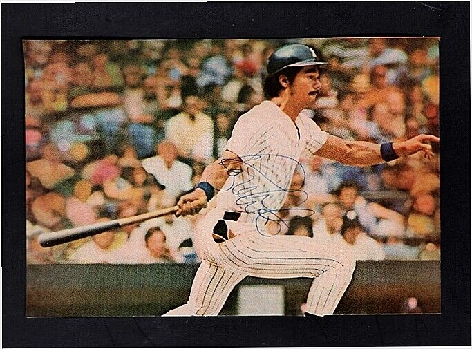 ROY WHITE-NY YANKEES AUTOGRAPHED VINTAGE 4X6 COLOR S.I. ACTION Photo Poster painting