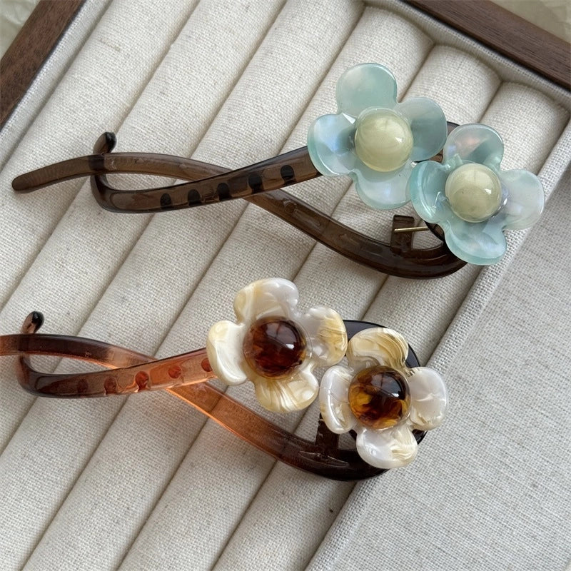 Women’s Classic Style Flower Plastic Hair Claws