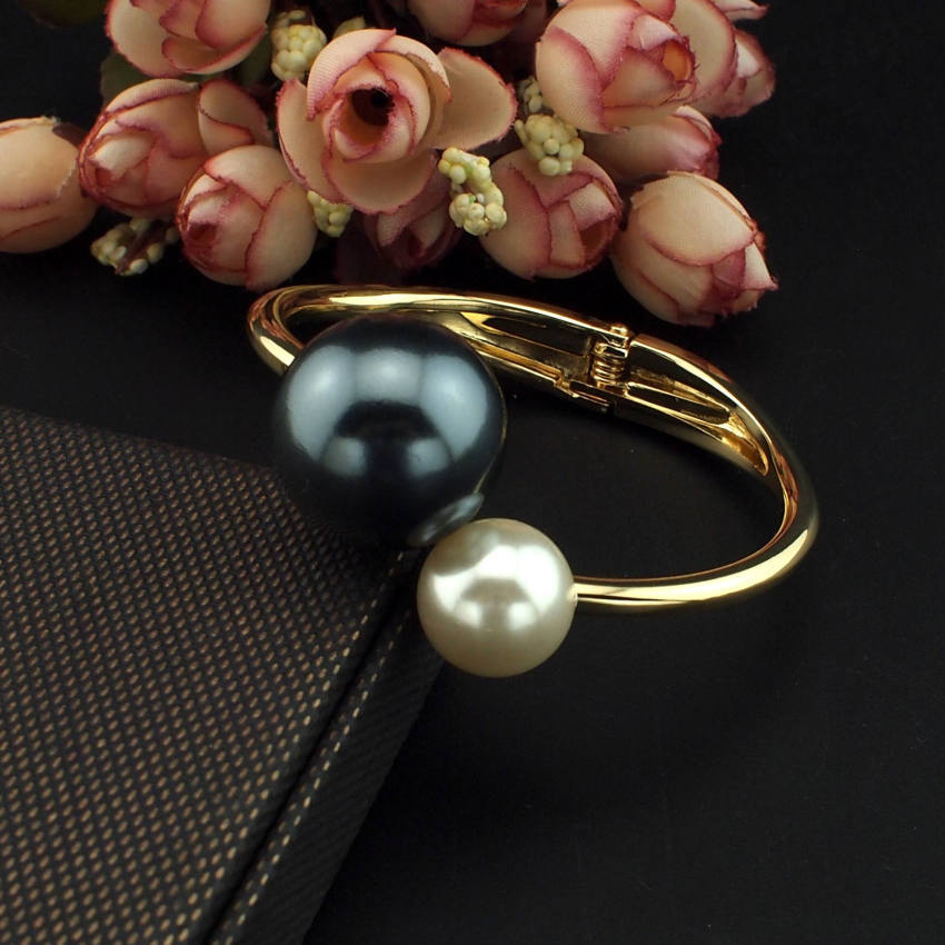 Rotimia Asymmetric Pearl Bracelet