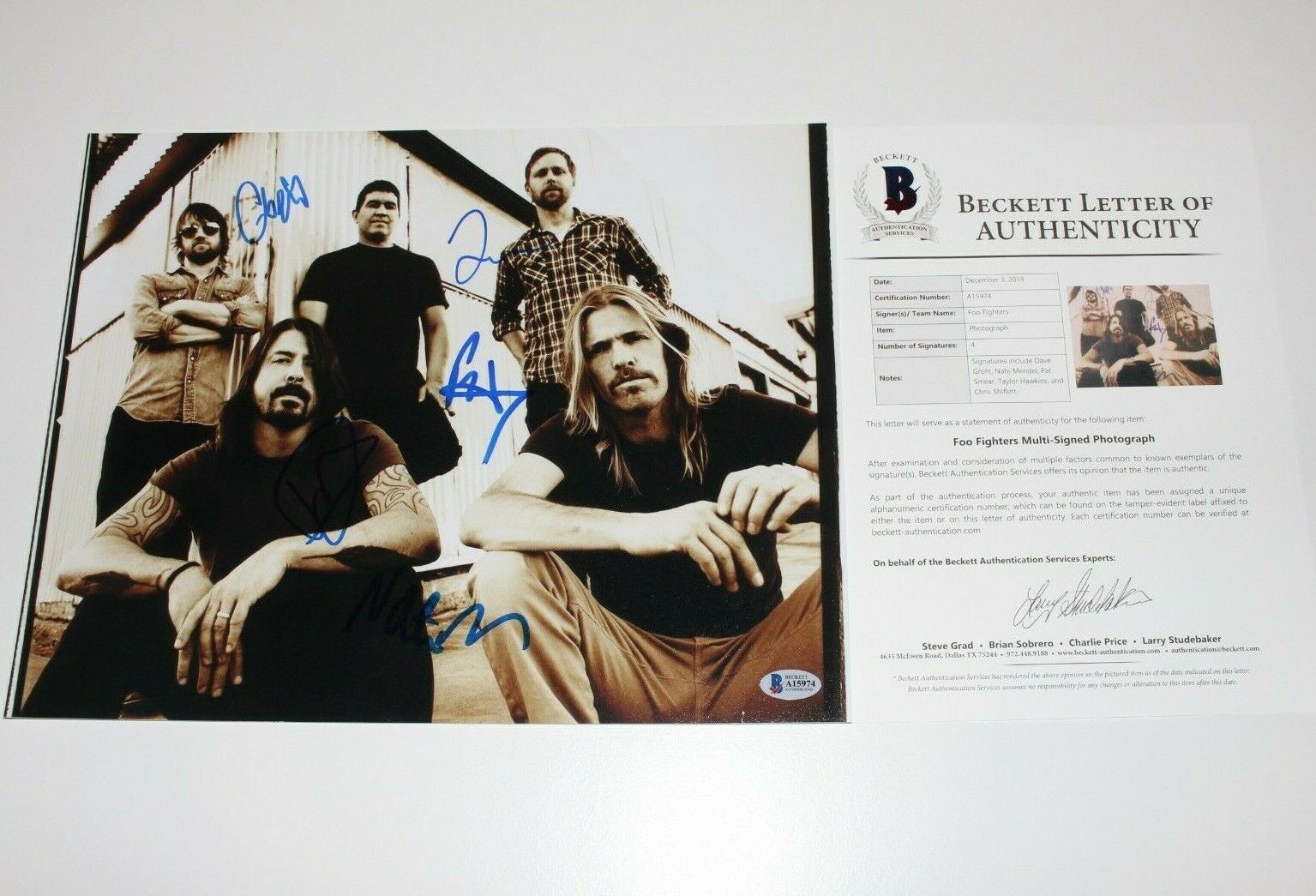 THE FOO FIGHTERS BAND SIGNED 11x14 Photo Poster painting BECKETT COA BAS DAVE GROHL CHRIS TAYLOR