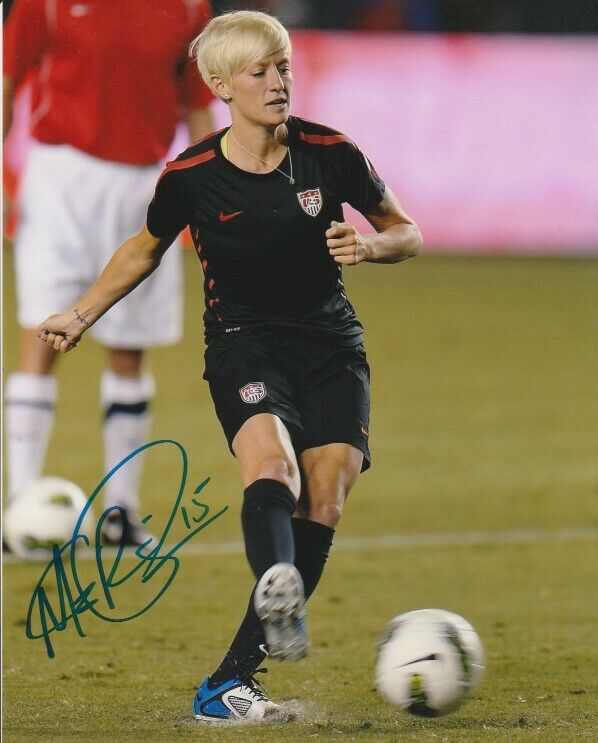 MEGAN RAPINOE SIGNED USA WOMENS SOCCER 8x10 Photo Poster painting #2 Autograph