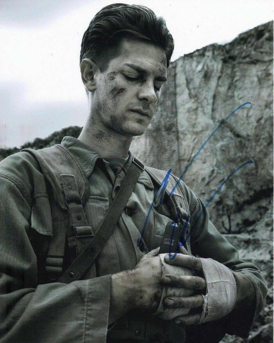 Andrew Garfield Signed 10X8 Photo Poster painting Genuine Hacksaw Ridge AFTAL COA (7298)