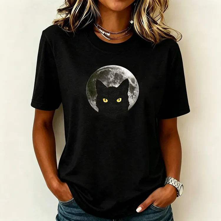 Women's Black Cat Moonlit Night Halloween Design T-shirt