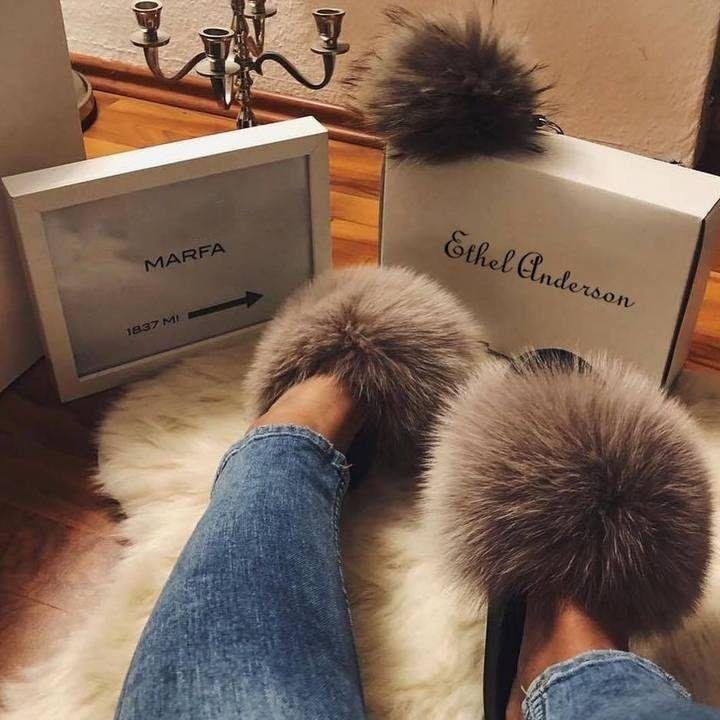 THE GORGEOUS LADIES FLUFFY SLIDES LIMITED STOCK!