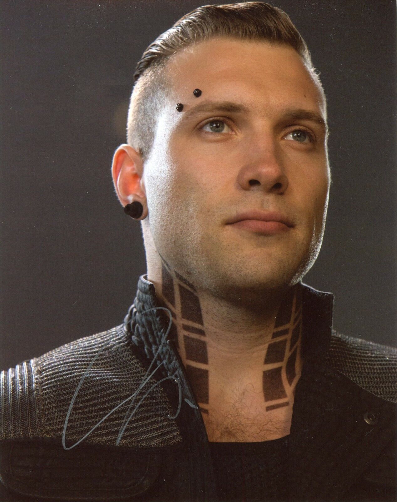 ~~ JAI COURTNEY Authentic Hand-Signed ERIC - Divergent