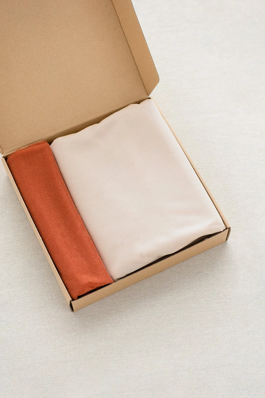 Head Table Flower Garland in Sunset Terracotta