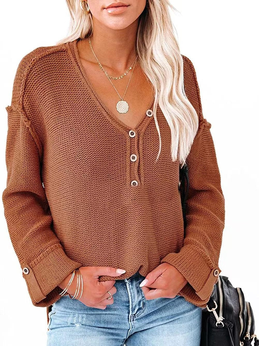 Women's plus-size v-neck jumper in solid color