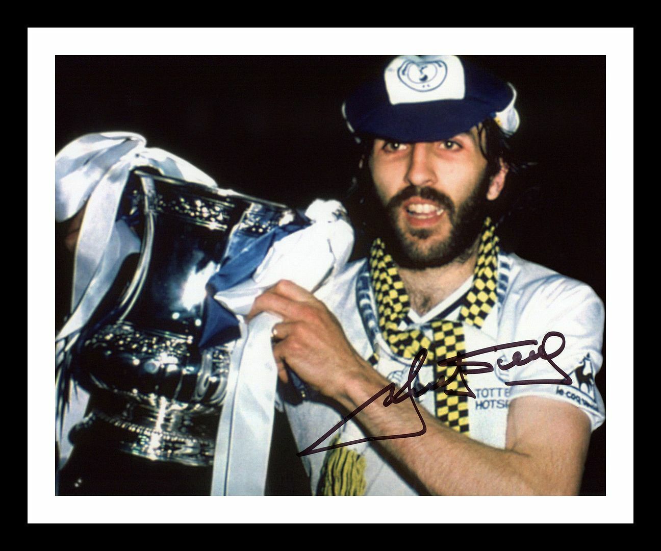 Ricky Villa - Tottenham Hotspur Autographed Signed & Framed Photo Poster painting