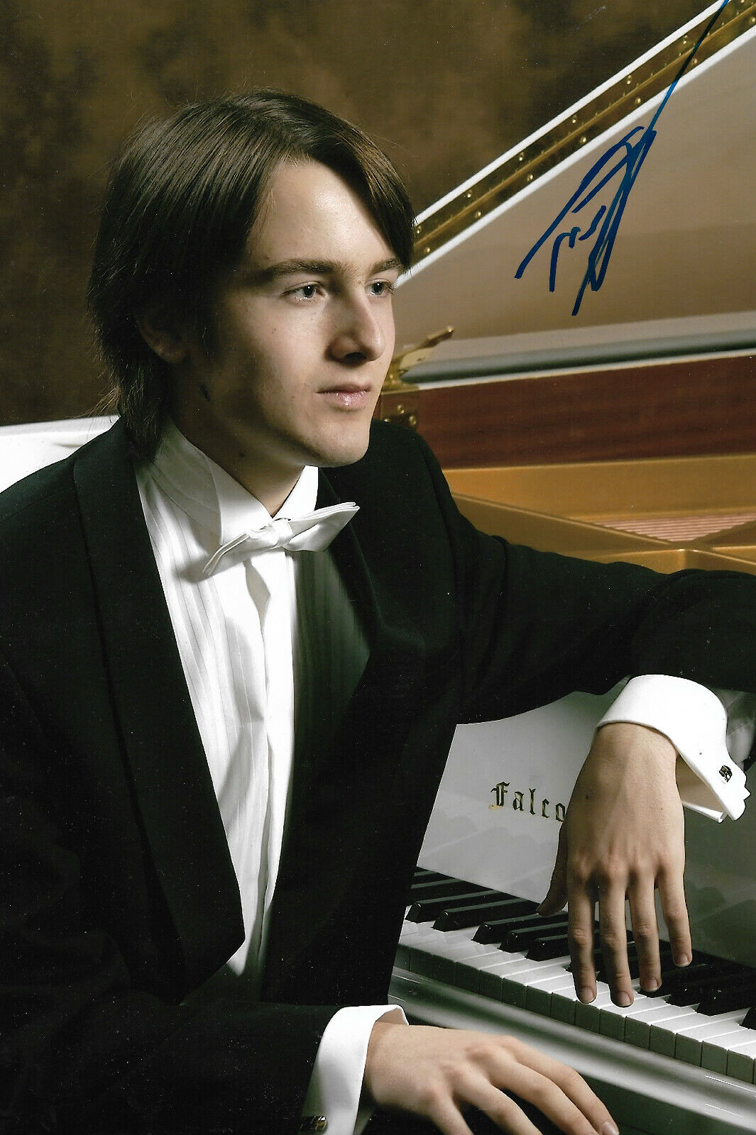 Daniil Trifonov Pianist signed 8x12 inch Photo Poster painting autograph