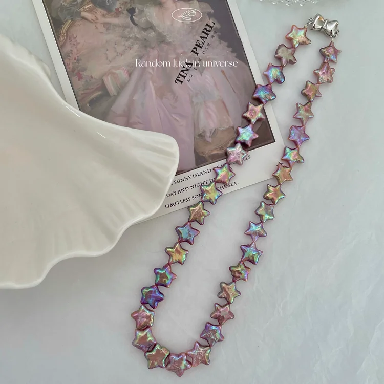 Aurora Freshwater five-pointed pearl necklace, the pearl size is about 11mm, the total length of the necklace is about 42cm.