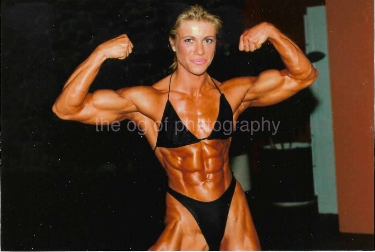 FOUND Photo Poster painting Color Portrait ANJA LANGER Female BODYBUILDER Muscle GIRL 112 25 C