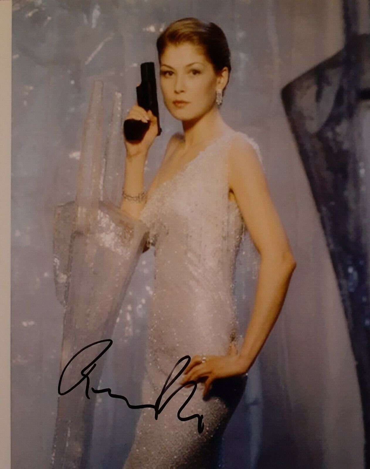 Rosamund Pike signed 8x10