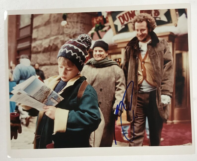 Macaulay Culkin Signed Autographed Home Alone