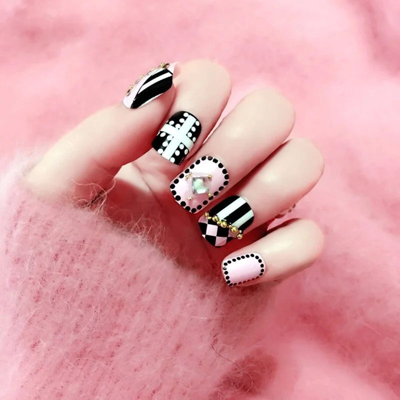 24pcs/set Elegant Fake Nails Black White Stripe Color Mix Chic Short False Nails with Pearl Rhinestone Square Acrylic Nails Tips-Nail Inspo