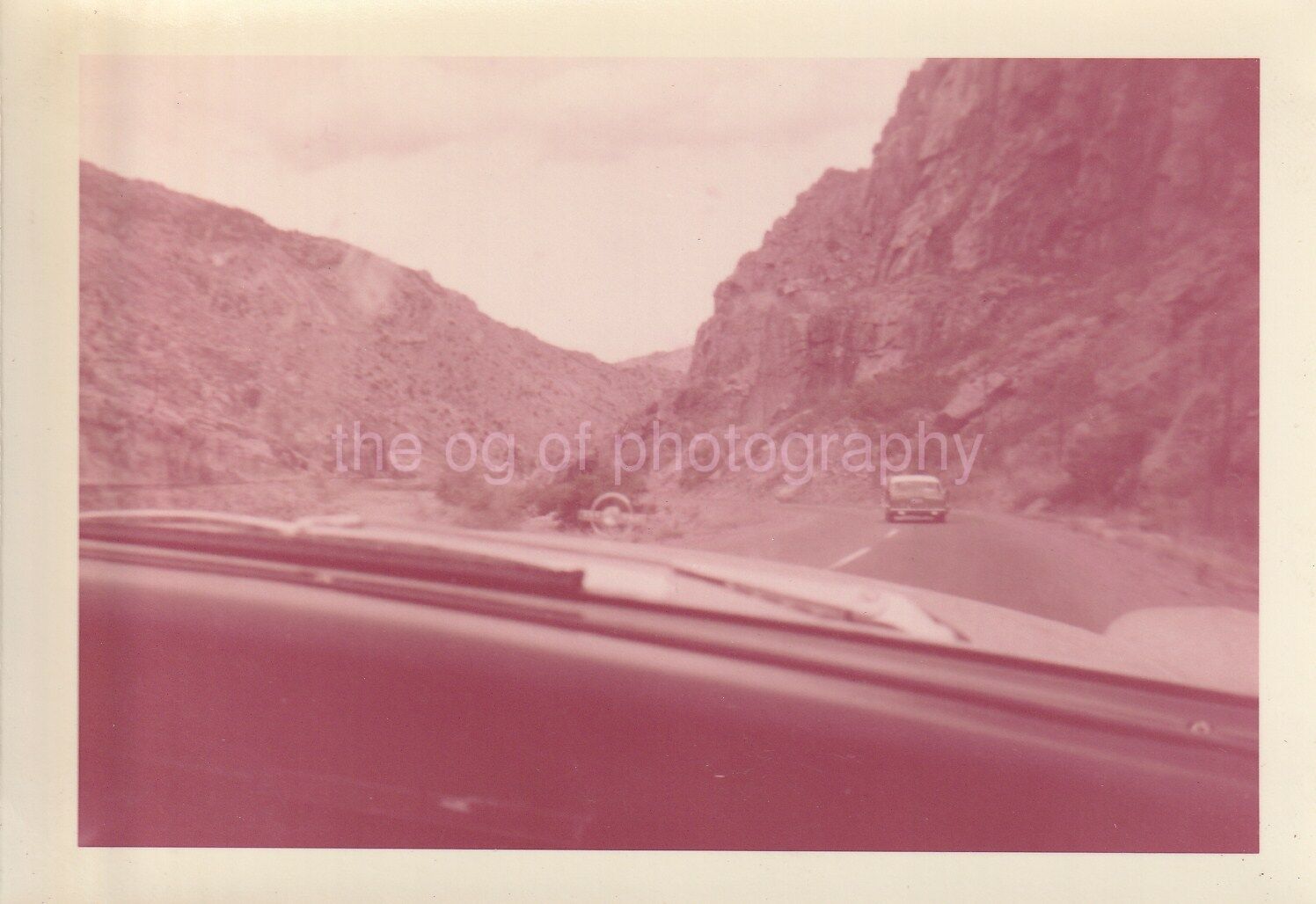 AMERICAN ROAD Through The Windshield FOUND Photo Poster painting ColorCar 811 7 U