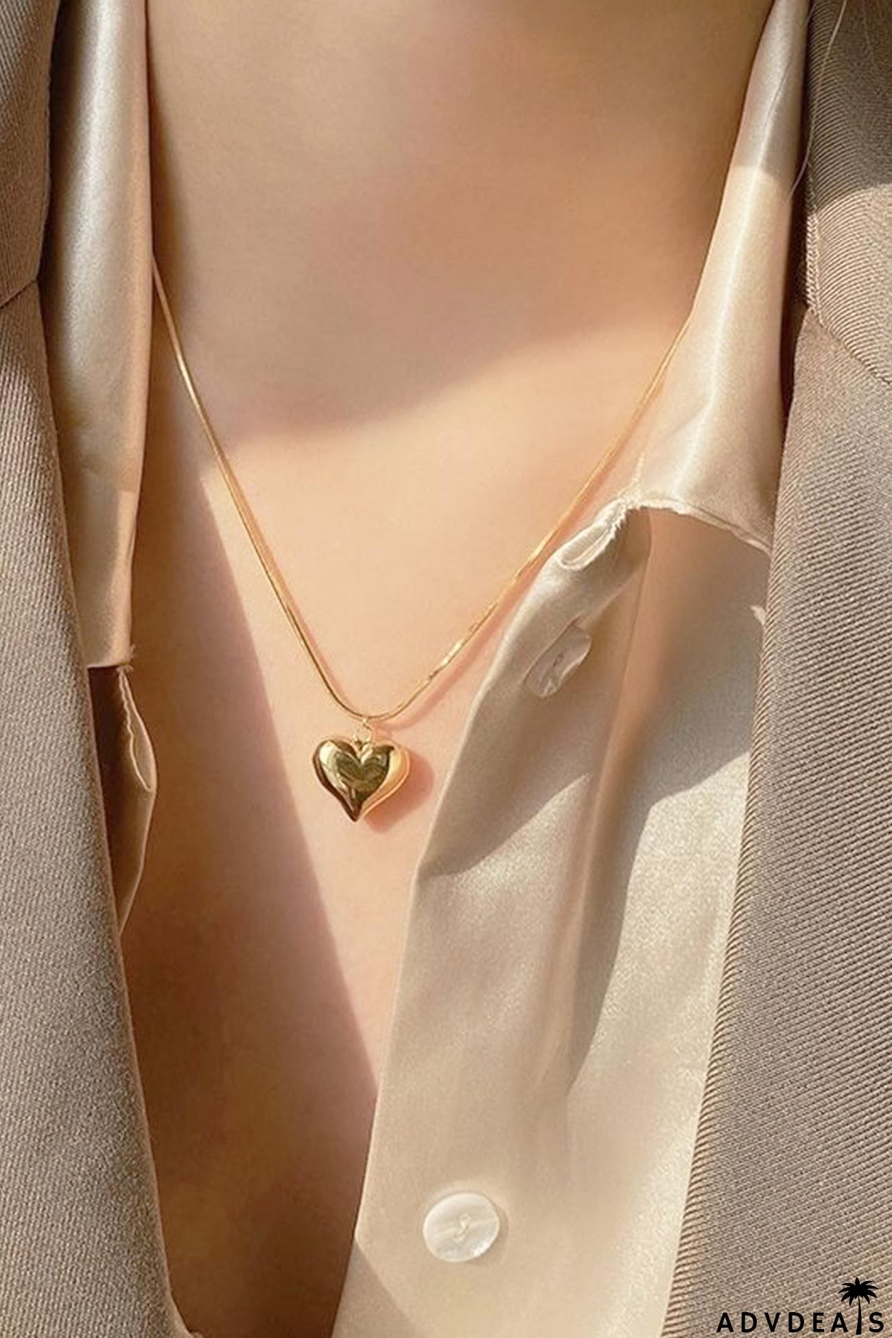 Three-dimensional Heart Necklace