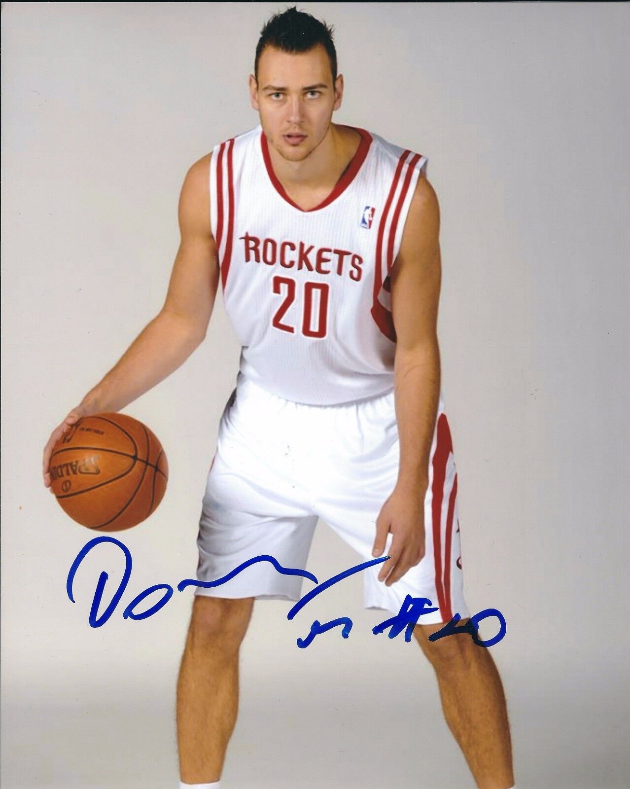 Signed 8x10 DONATAS MOTIEJUNAS Houston Rockets Autographed Photo Poster painting w/COA