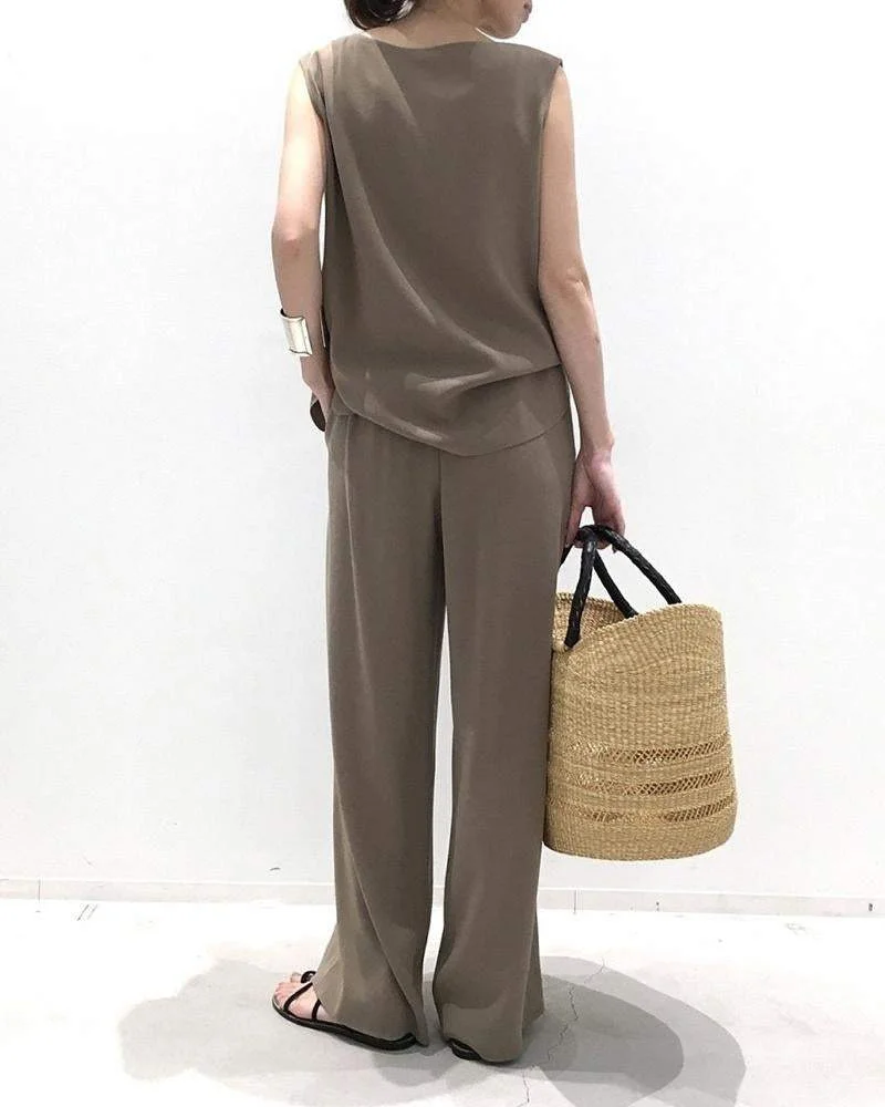 Set of crew neck vest & slacks