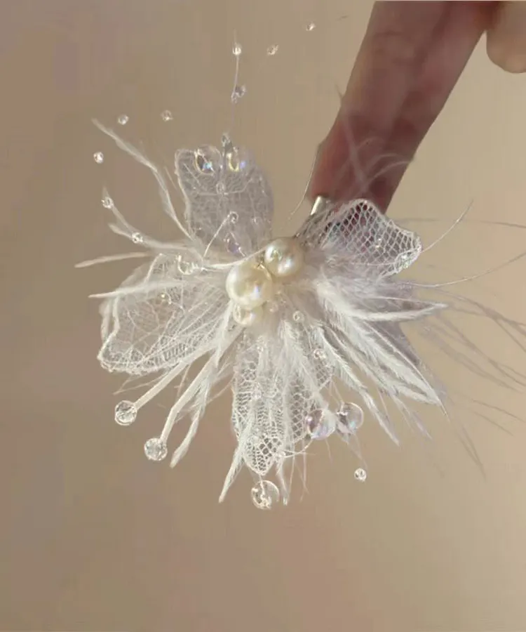 Brief Beige Lace Hollow Out Pearl Feather Hairpin