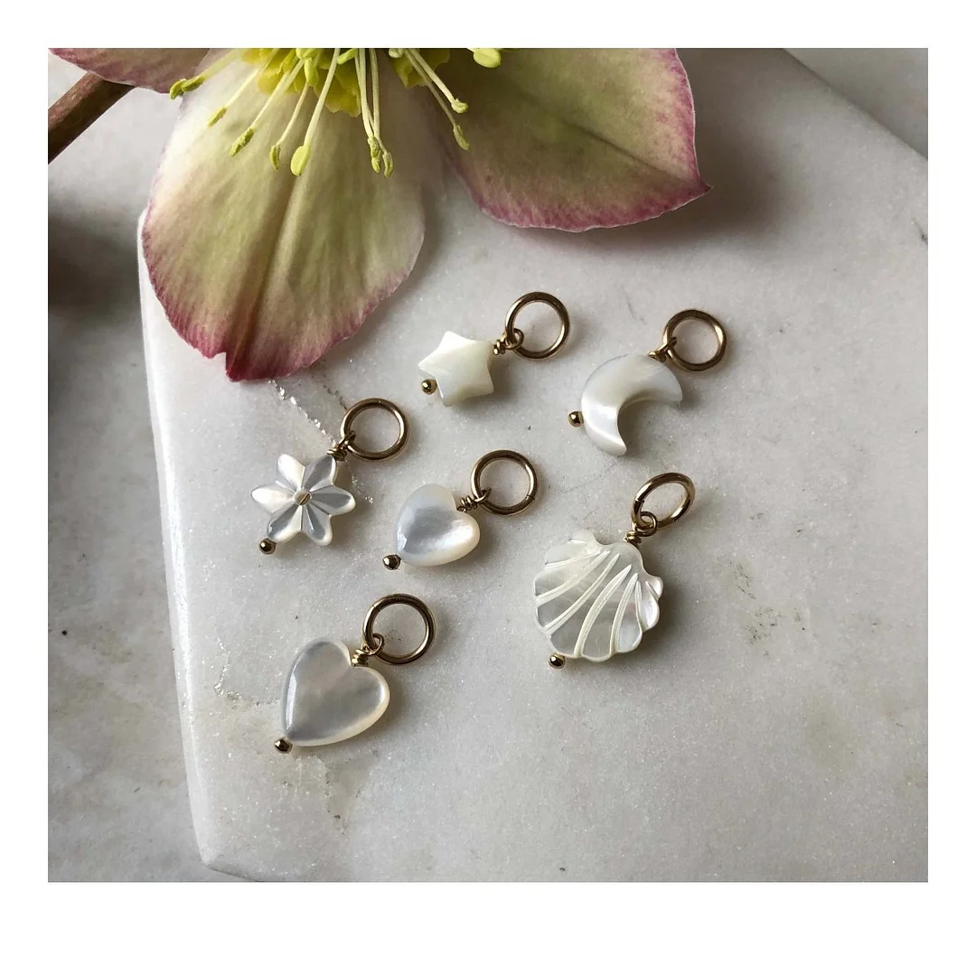 Women's Vintage Pearl Shell Pendant Necklace