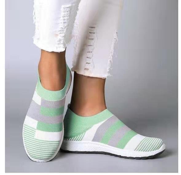 New Women Sneakers Vulcanized Shoes Sock Sneakers 2020 Women Summer Slip On Flat Shoes Women Plus Size Loafers