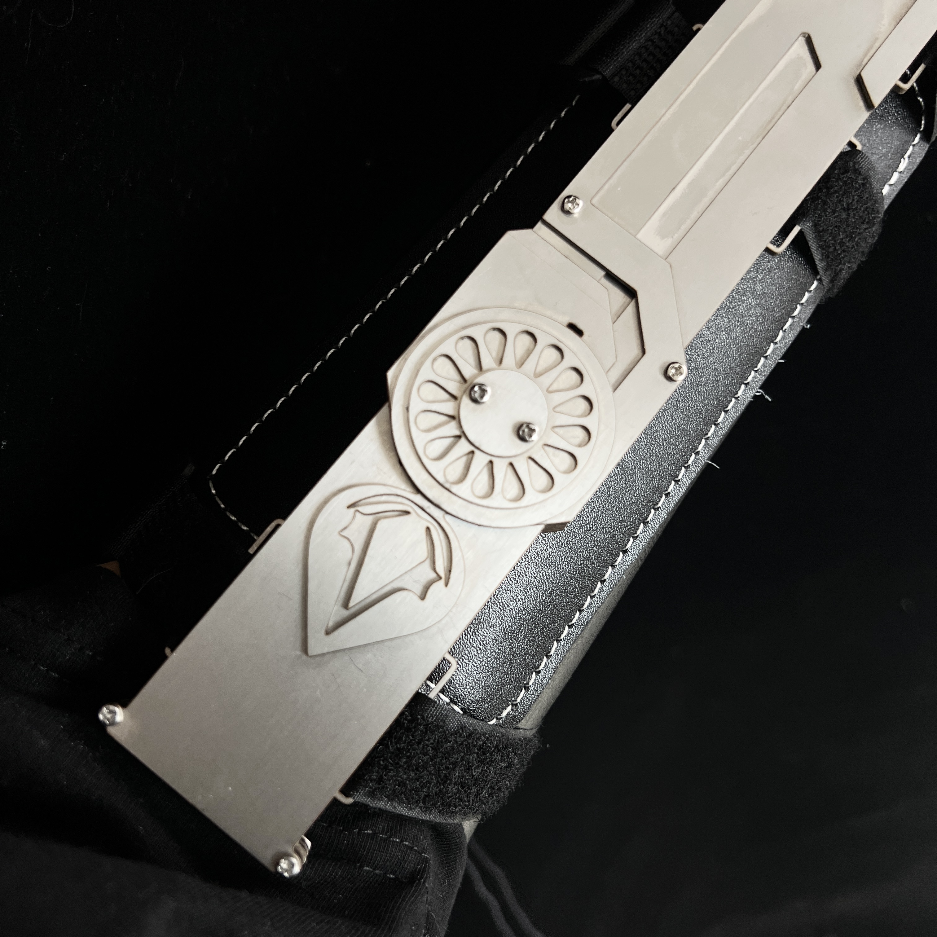 Hidden Blade Assassin's Creed 2 Ezio metal hidden blade image 4