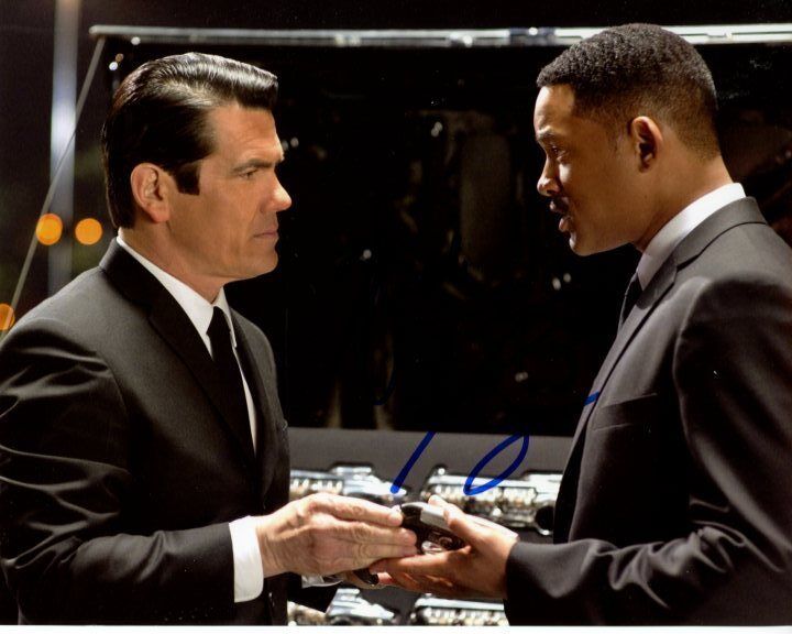 WILL SMITH and JOSH BROLIN signed MEN IN BLACK III AGENT J & K 8x10 Photo Poster painting