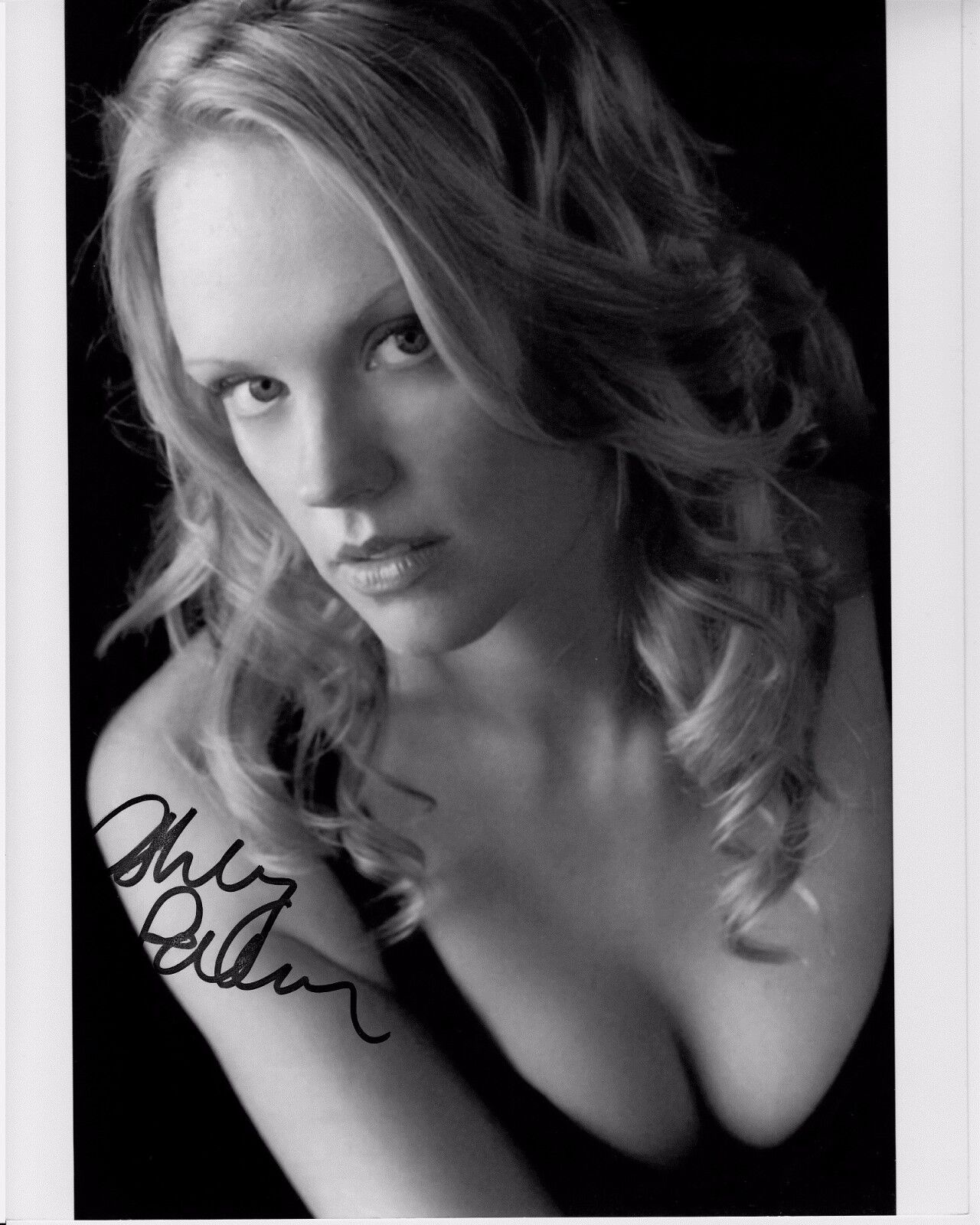 ASHLEY PALMER hand-signed BUSTY SEXY 8x10 PORTRAIT CLOSEUP authentic UACC RD COA