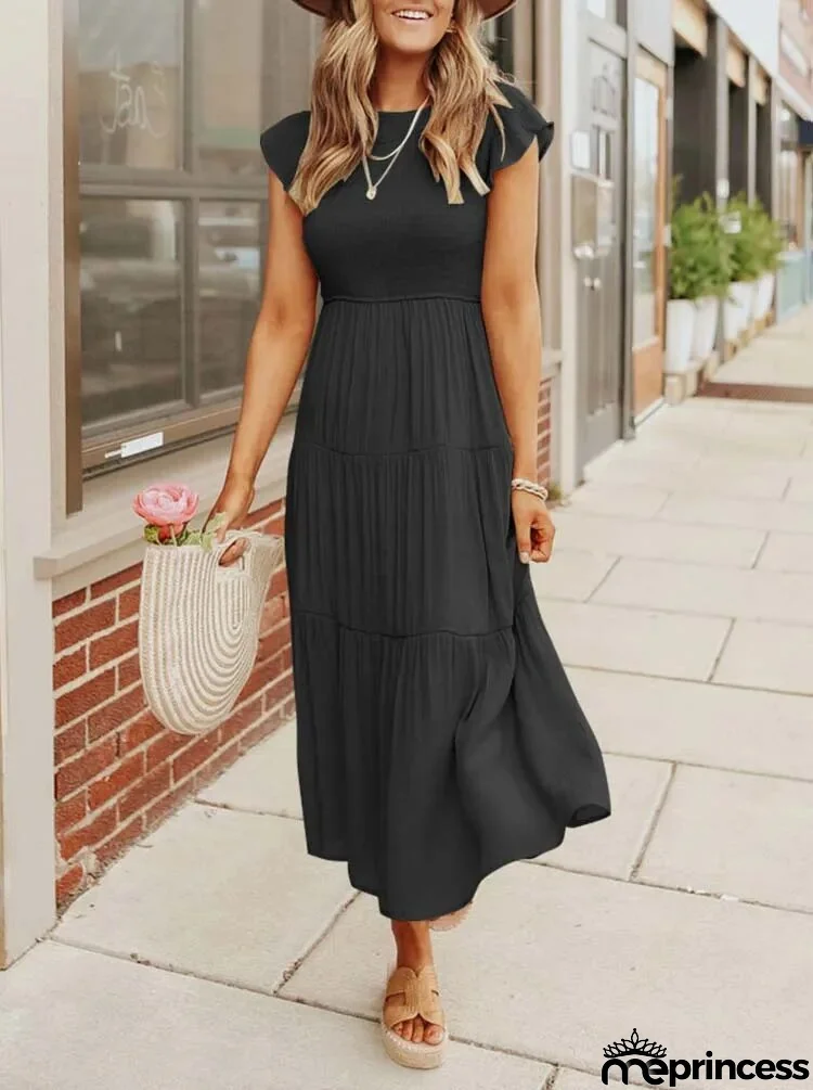 Elegant summer dress: ruffle details, pockets