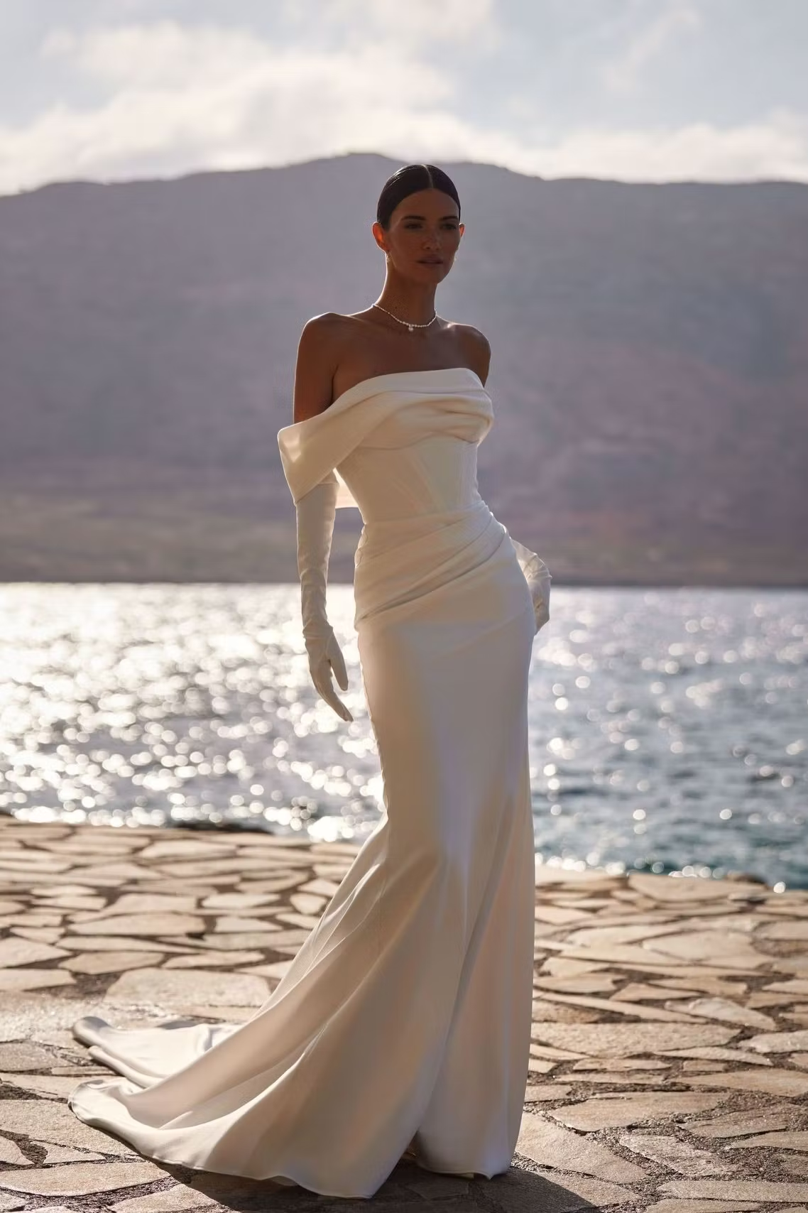 Off-The-Shoulder Strapless Sleeveless High-Waisted Long Mermaid Prom Dress With Pleated And Gloves | YC0503 Wellcucu