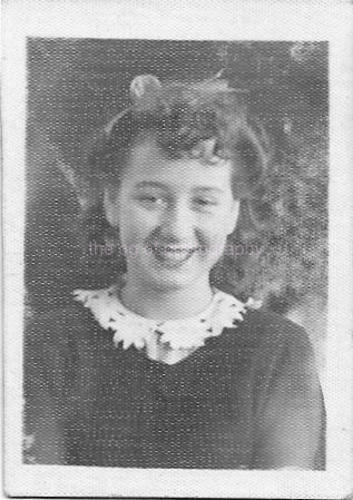 YOUNG GIRL Small Found Photo Poster painting bwOriginal Portrait VINTAGE05 18 C