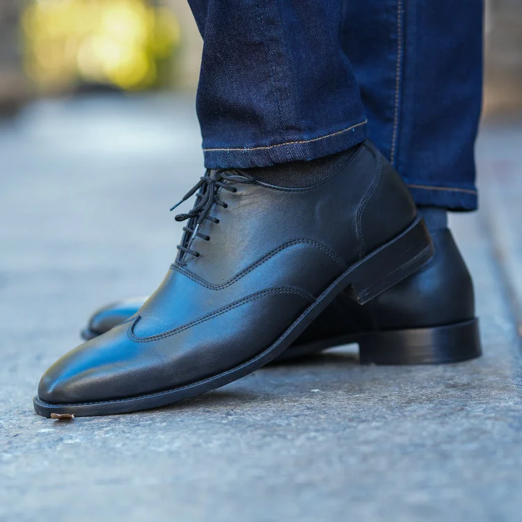 Handmade Wingtip Oxford Lace-Up Full-Grain Leather Men&rsquo;s dress shoes