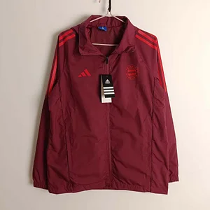 2024/2025  Bayern Munich Windbreaker Wine red Football Jersey 1:1 Thai Quality