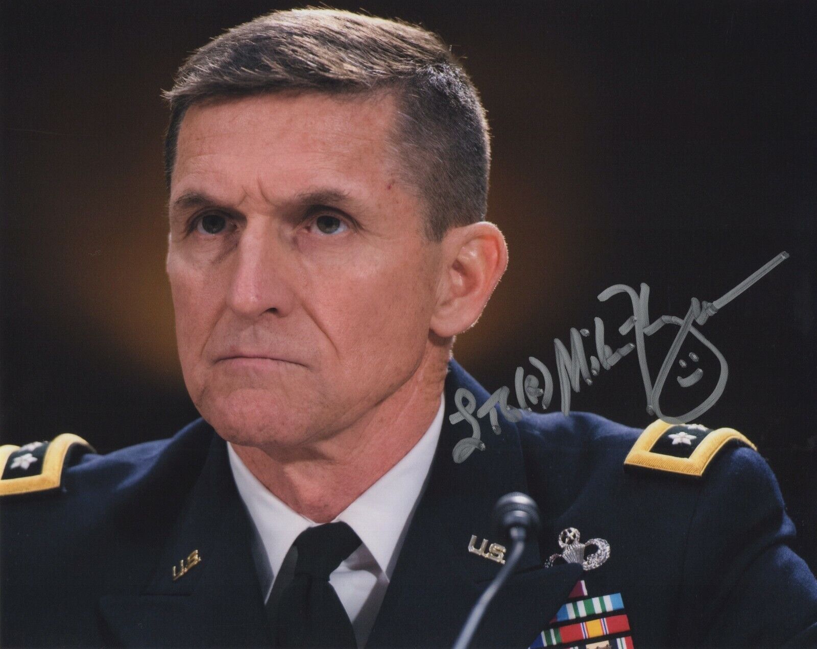 LTG MICHAEL FLYNN SIGNED 8x10 Photo Poster painting AUTOGRAPH TRUMP NATIONAL SECURITY ADVISOR