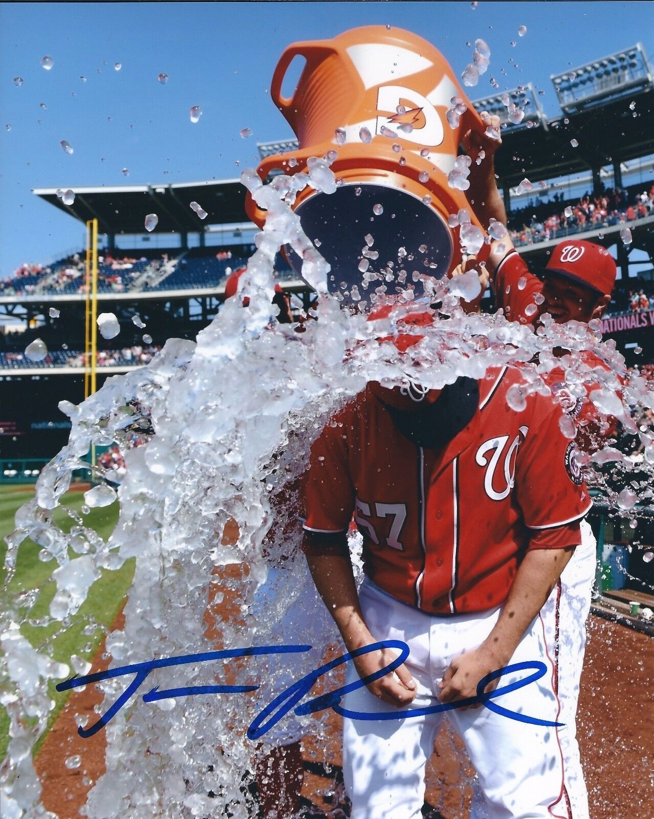 Signed 8x10 TANNER ROARK Washington Nationals Autographed Photo Poster painting - COA