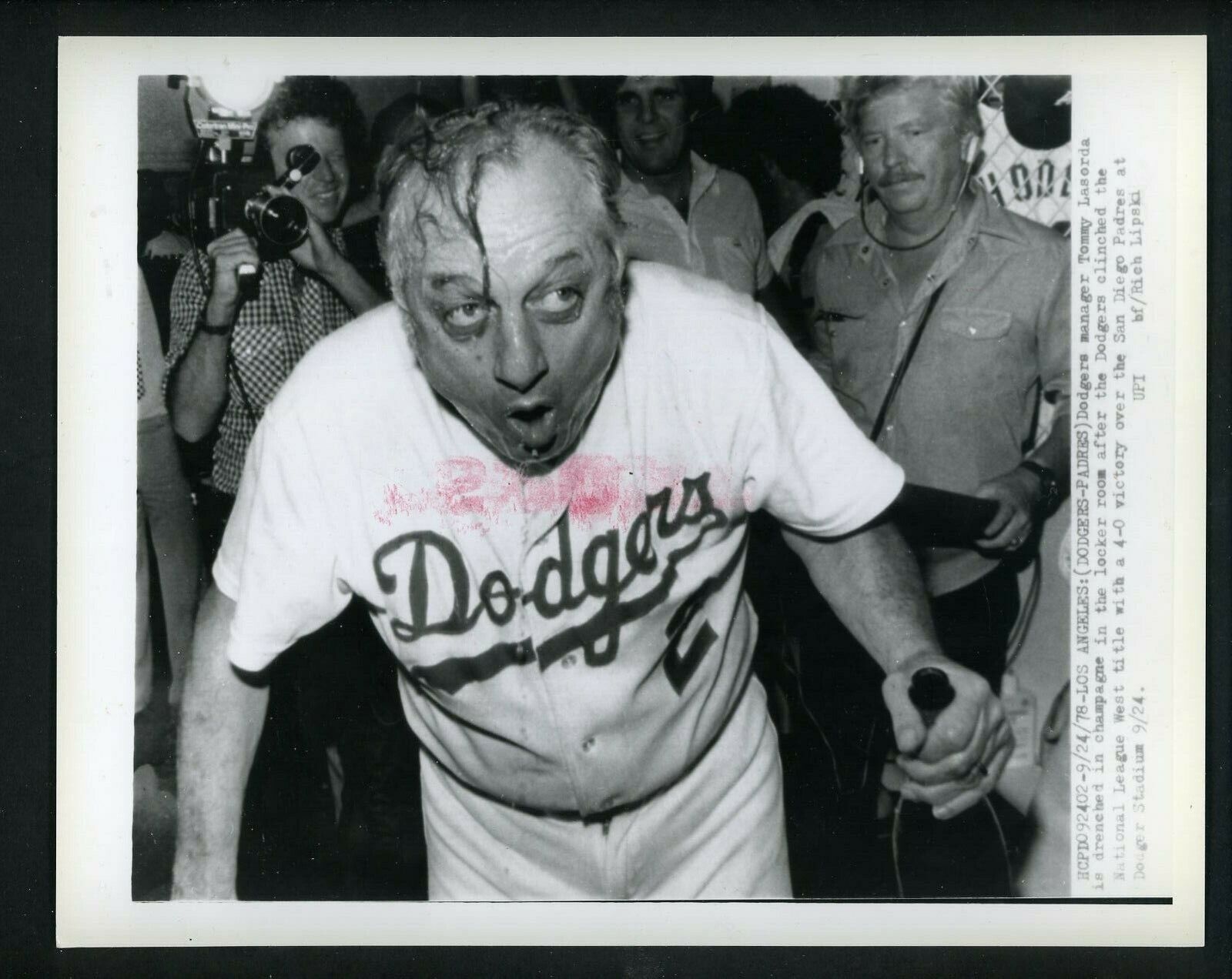 Tommy Lasorda celebrates Los Angeles Dodgers clinching NL West 1978 Press Photo Poster painting