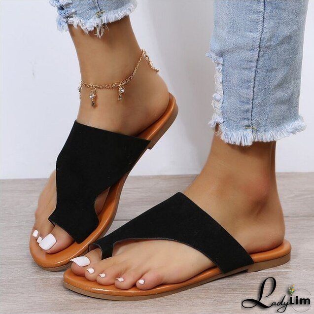 Effortless and Trendy winter Sandals