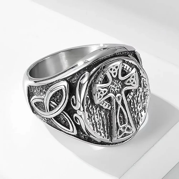 Coutureaura Nordic Gothic Celtic Knot Cross Ring