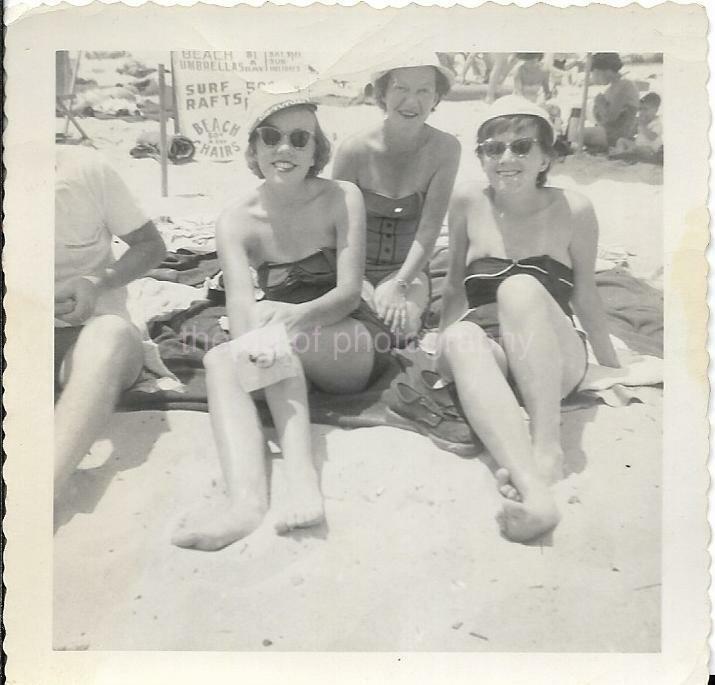 Vintage FOUND Photo Poster paintingGRAPH bw A DAY AT THE BEACH Original SNAPSHOT JD 110 4 N