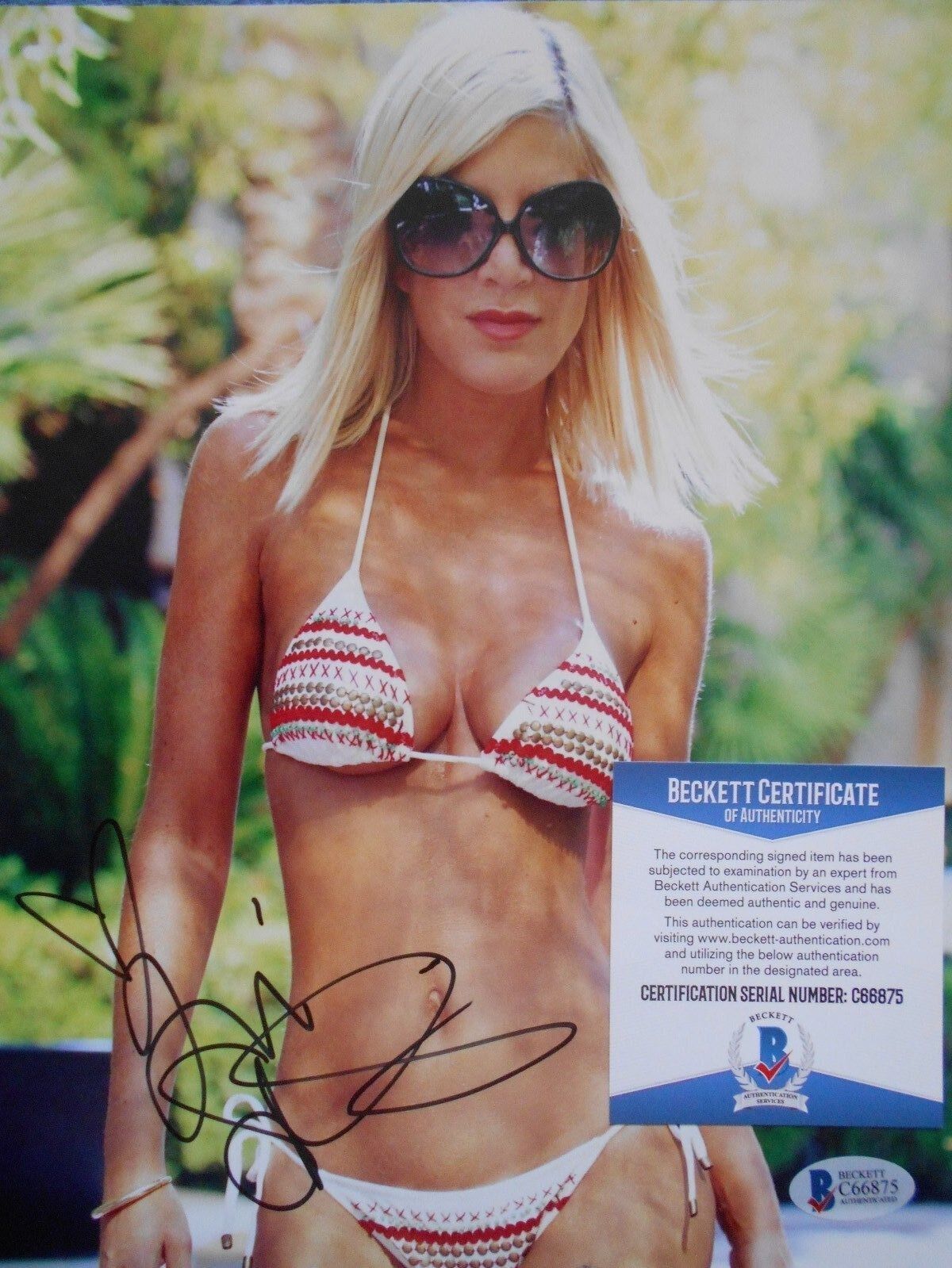 Tori Spelling Signed Autographed 8x10 Actress 90210 Beckett Coa