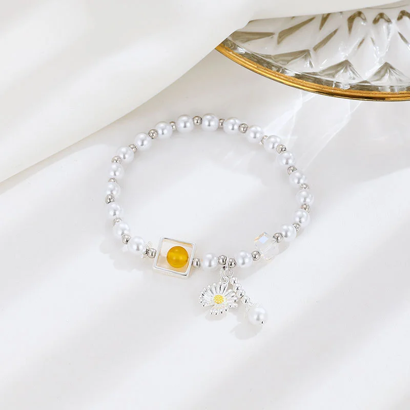 S925 Pearl Bracelet with Daisy Charm