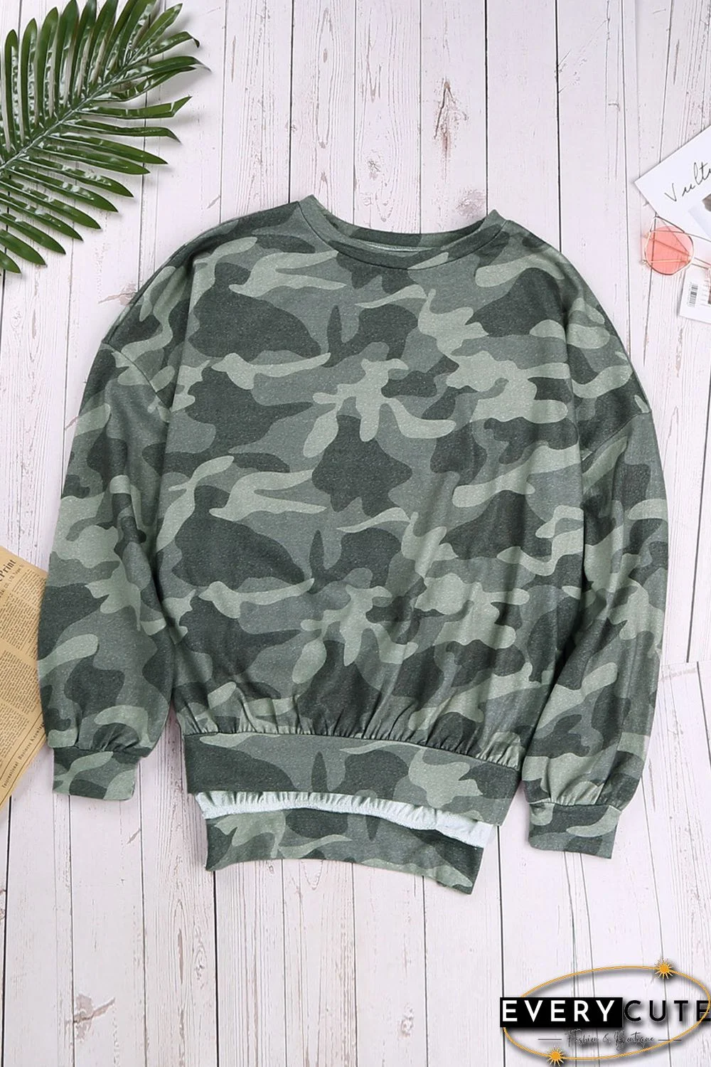 High-low Edge Camo Print Sweatshirt