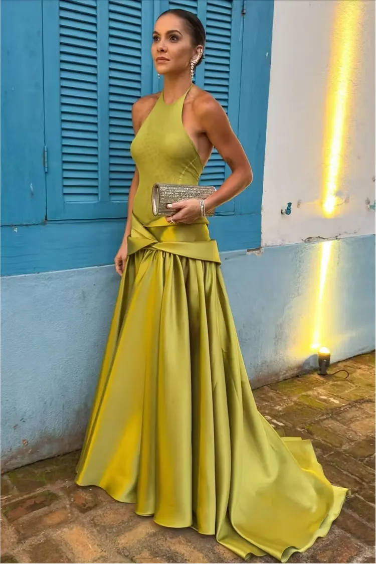 Lussooy Glamorous Green Satin Halter Pleated Sleeveless Long Prom Dress 
