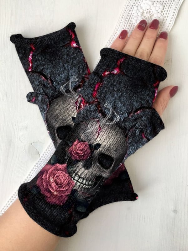 Skull printed knit fingerless gloves