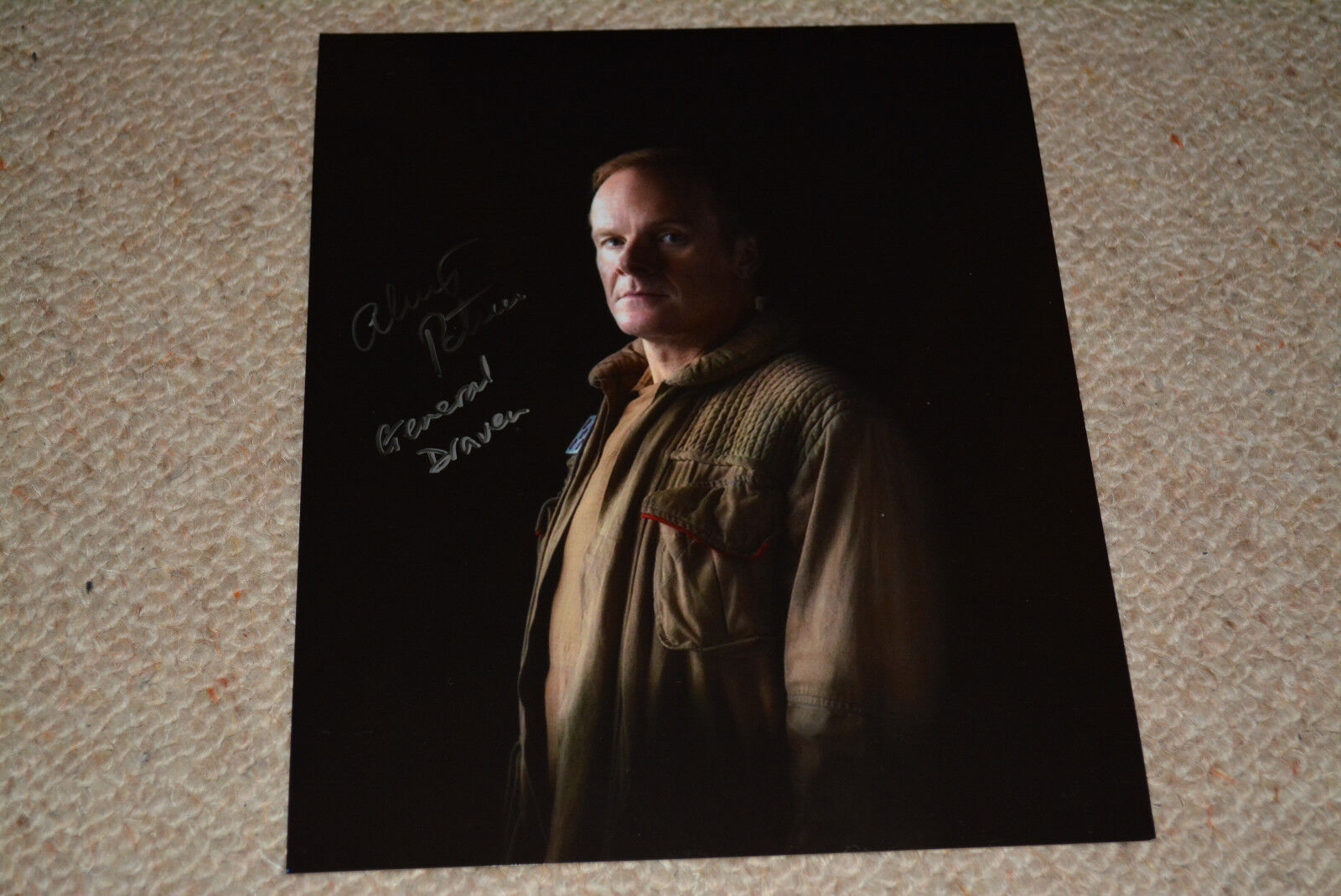 ALISTAIR PETRIE signed autograph 8x10 (20x25 cm) In Person STAR WARS ROGUE ONE