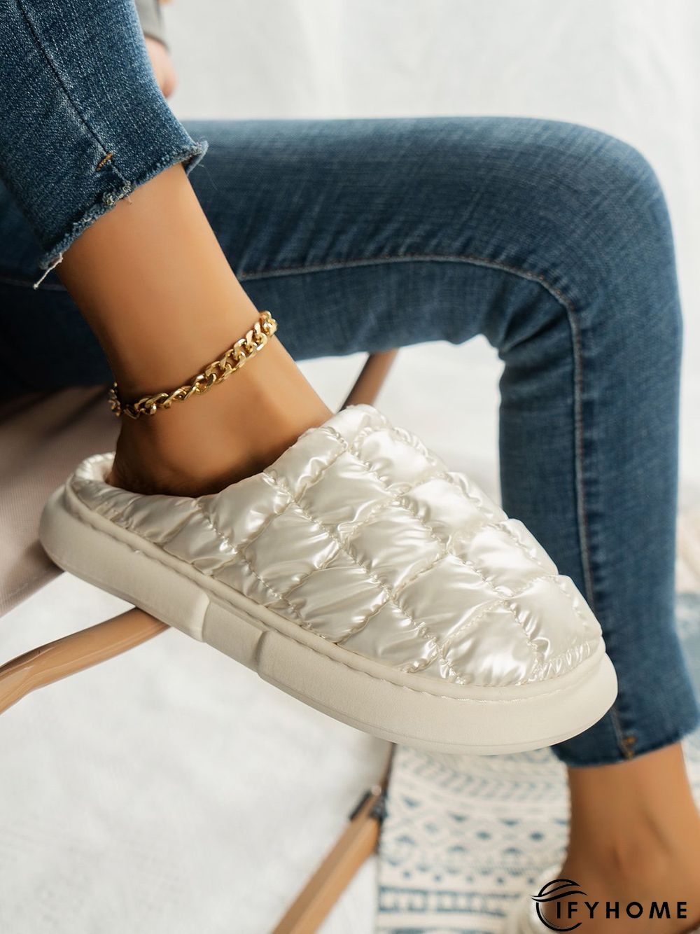 Thermal Lined Quilted Bedroom Slippers | IFYHOME